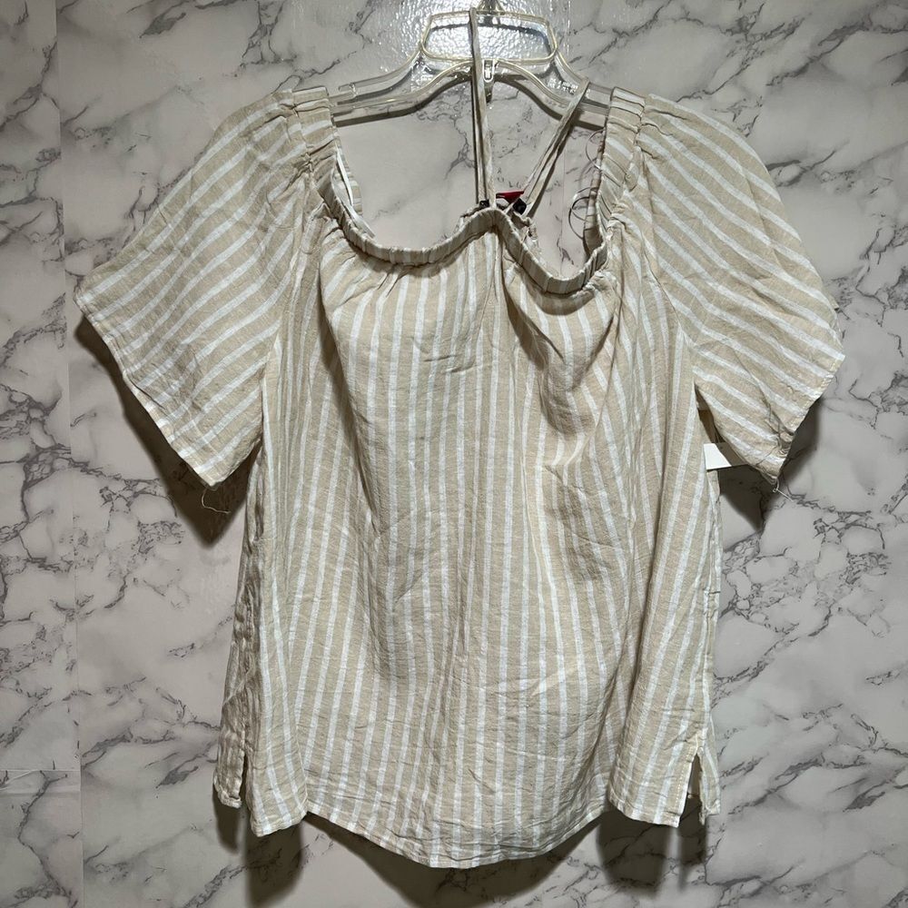 VINCE CAMUTO Off-the-Shoulder Blouse - Picture 2 of 9